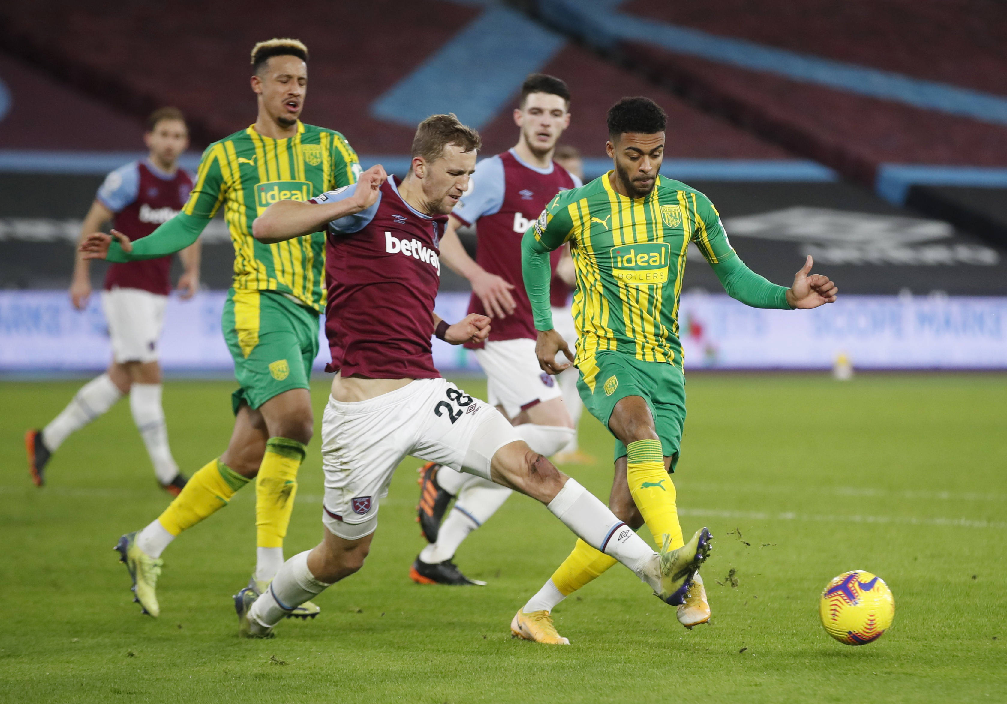 場的瞬間便 場的瞬間便