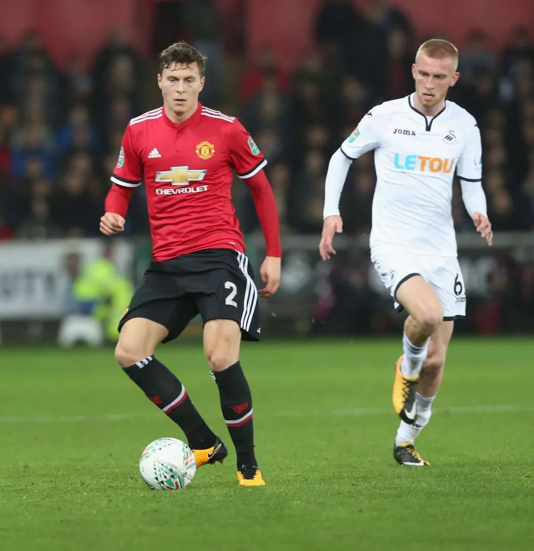 完全不同的 完全不同的